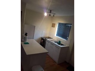 Dianella Â· Affordable & comfortable close to the city & shops Apartment, Perth - 4