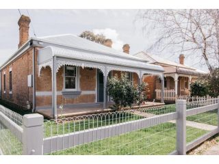Dimby Cottage Beautifully Restored Heritage Home Apartment, Orange - 2