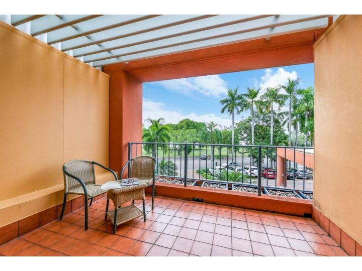 Discover Darwin from this King Studio with a Pool Apartment, Darwin - imaginea 3