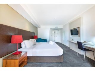 Discover Darwin from this King Studio with a Pool Apartment, Darwin - 4