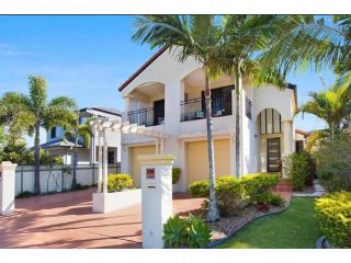 Dog Friendly Home close to Burleigh Beach. Guest house, Gold Coast - 2