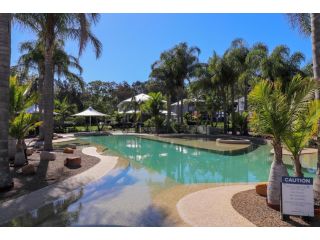 Dollarbird TreeTops Townhouse 511 Guest house, Cams Wharf - 1
