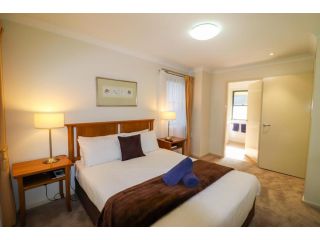 Dollarbird TreeTops Townhouse 511 Guest house, Cams Wharf - 3