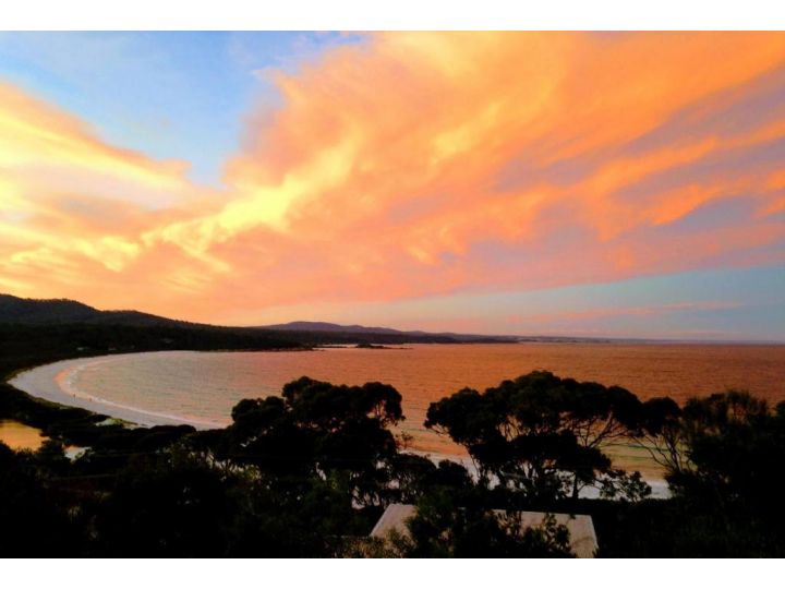 DOLPHIN LOOKOUT COTTAGE - amazing views of the Bay of Fires Guest house, Binalong Bay - imaginea 2
