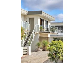 Dolphin Villa- Perfect Location, close to Beach! Apartment, Merimbula - 2