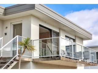 Dolphin Villa- Perfect Location, close to Beach! Apartment, Merimbula - 1