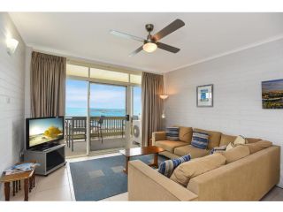Dolphins Beachfront Apartment no 7 - A View to Remember Apartment, Port Elliot - 1