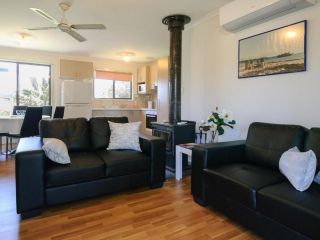 Dom's Place Guest house, Cape Woolamai - 2