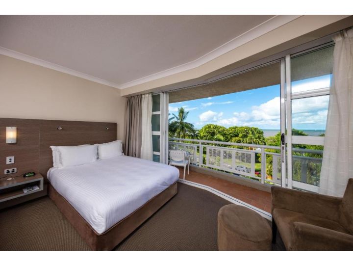 DoubleTree by Hilton Cairns Hotel, Cairns - imaginea 10
