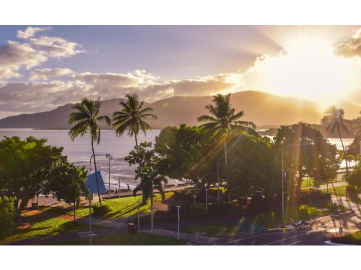 DoubleTree by Hilton Cairns Hotel, Cairns - imaginea 9
