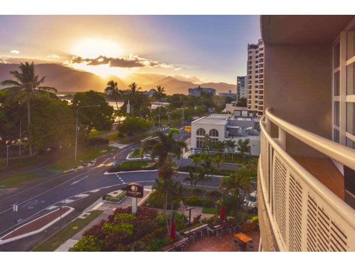 DoubleTree by Hilton Cairns Hotel, Cairns - imaginea 17