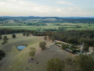 Down to Earth Farm Retreat Apartment, Victoria - 1