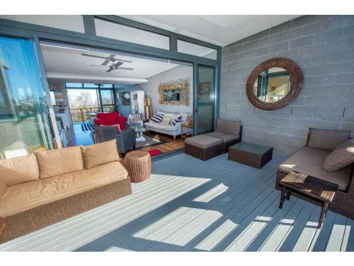 DRIFTWOOD, CONTEMPORARY TOWNHOUSE WITH DUAL OCEAN VIEWS Villa, Boat Harbour - imaginea 16