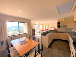 Dromaius 5 - Great Views of The Snowy Mountains Guest house, Jindabyne - 4