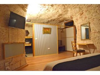 Dug Out B&B Apartments Bed and breakfast, Coober Pedy - 4