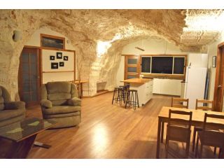 Dug Out B&B Apartments Bed and breakfast, Coober Pedy - 5