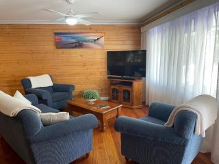 Dunes - Elegant Beach Villa with huge heated swim spa Villa, Port Fairy - 4