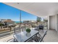 Dusk By The Sea - Gorgeous 2BR Apartment Right By The Ocean With Massive Balcony Apartment, South Australia - thumb 2