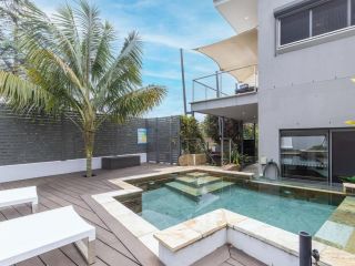 Dutchies Delight 14a Christmas Bush Ave SPARKLING POOL WITH WATER VIEWS AND WIFI Guest house, Nelson Bay - 1