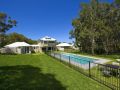 Echo Beach House, 16 Reflections Dr - Luxurious House with Magnificent Pool and Ducted Air Guest house, One Mile - thumb 19