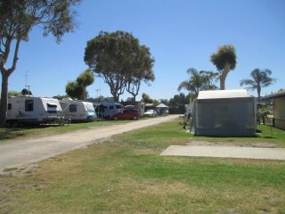 Echo Beach Tourist Park Accomodation, Lakes Entrance - 1