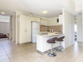 Eclipse 5- Spacious Townhouse Guest house, Jindabyne - 5