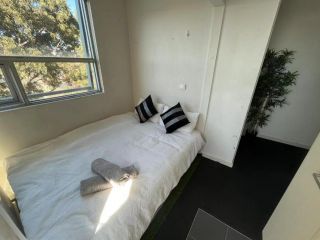 Economic 1 Bed Studio in South Yarra Apartment, Australia - 2