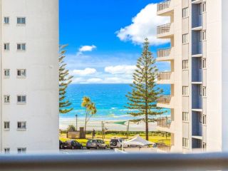 Eden Apartments Unit 501 - Luxury 2 bedroom apartment close to the beach Apartment, Gold Coast - 1