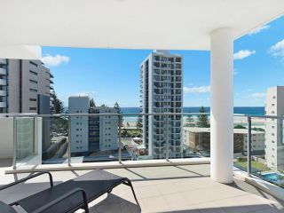 Eden Apartments Unit 901 - Luxury 2 bedroom apartment close to the beach Rainbow Bay Coolangatta Apartment, Gold Coast - 2