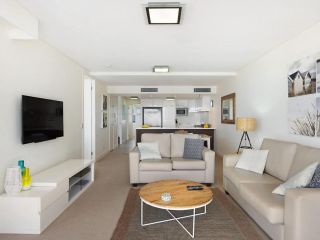 Eden Apartments Unit 901 - Luxury 2 bedroom apartment close to the beach Rainbow Bay Coolangatta Apartment, Gold Coast - 3