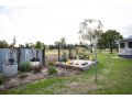 EdenValley Private Manicured Gardens with Fire Pit Guest house, Parkes - thumb 1