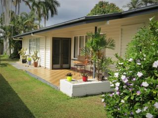 Edge Hill Clean & Green Cairns, 7 Minutes from the Airport, 7 Minutes to Cairns CBD & Reef Fleet Terminal Guest house, Cairns - 4