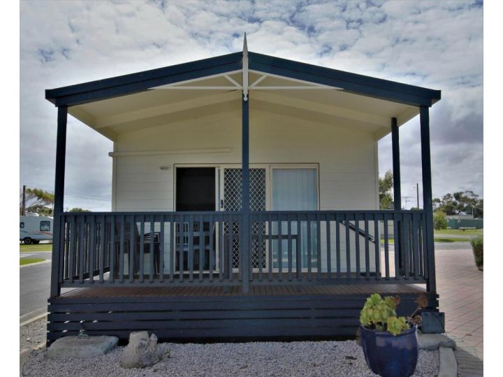 Edithburgh Caravan Park Campsite, South Australia - imaginea 11