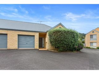 Edwards Apartment, Apollo Bay - 1