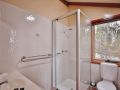 Edzell - Stunning Waterfront Home Guest house, Jindabyne - thumb 3