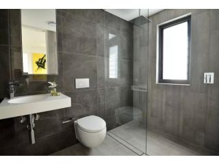 EIGHT TWO NINE TWO V: BONDI BEACH Apartment, Sydney - 3