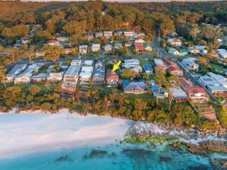 Elandra Absolute Beach Front Luxury Guest house, Hyams Beach - 2