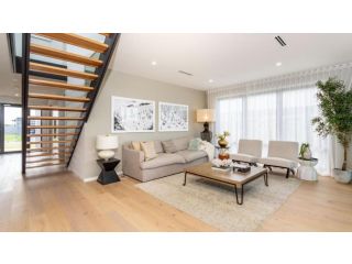Elegance On Elanus Guest house, Banksia Beach - 5