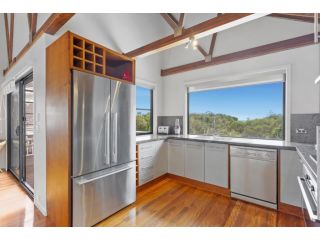 Stunning Beach-front 3-Bed Home with Pool Guest house, Queensland - 1