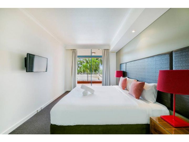 Elegant Harbourside Comfort with Alfresco Patio Apartment, Darwin - imaginea 11