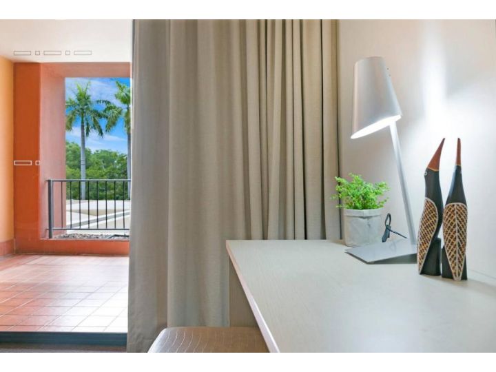Elegant Harbourside Comfort with Alfresco Patio Apartment, Darwin - imaginea 7
