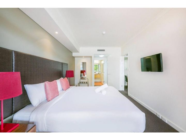 Elegant Harbourside Comfort with Alfresco Patio Apartment, Darwin - imaginea 13