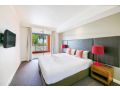 Elegant Harbourside Comfort with Alfresco Patio Apartment, Darwin - thumb 6