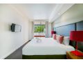 Elegant Harbourside Comfort with Alfresco Patio Apartment, Darwin - thumb 11