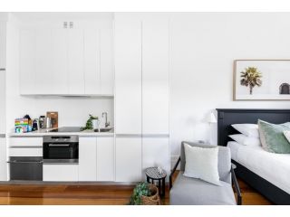 Designer Styled Studio in Central Trendy Glebe Apartment, Sydney - 3