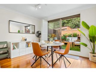 Elegantly Modern 2-Bed In The Heart of Chippendale Apartment, Sydney - 4