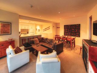 Elevation 3 bedroom with gas fire and spectacular views Apartment, Thredbo - 1