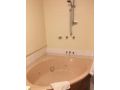 English Gardens - Forest Spa Suite Apartment, Springbrook - thumb 6