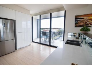 Enjoy Penthouse Living in the CBD! Sleeps 8! Apartment, Wagga Wagga - 3