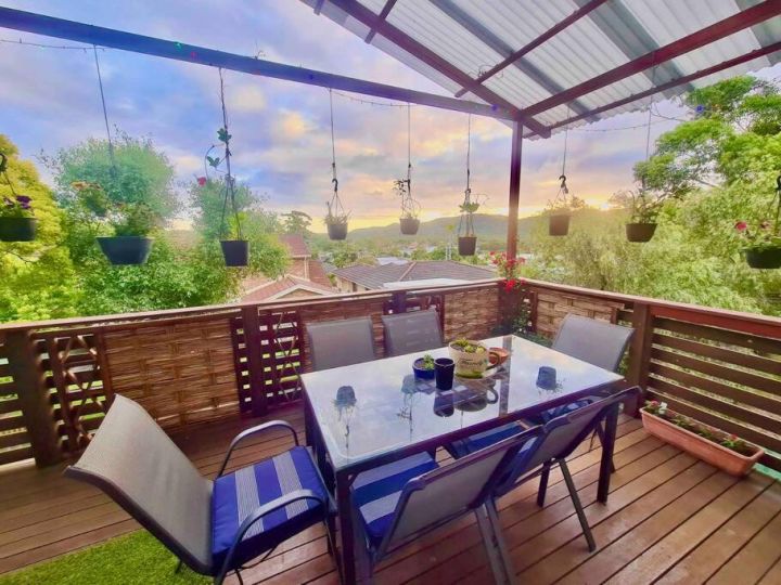 Entertainers Delight - minutes from cafes & shops Guest house, Bateau Bay - imaginea 2